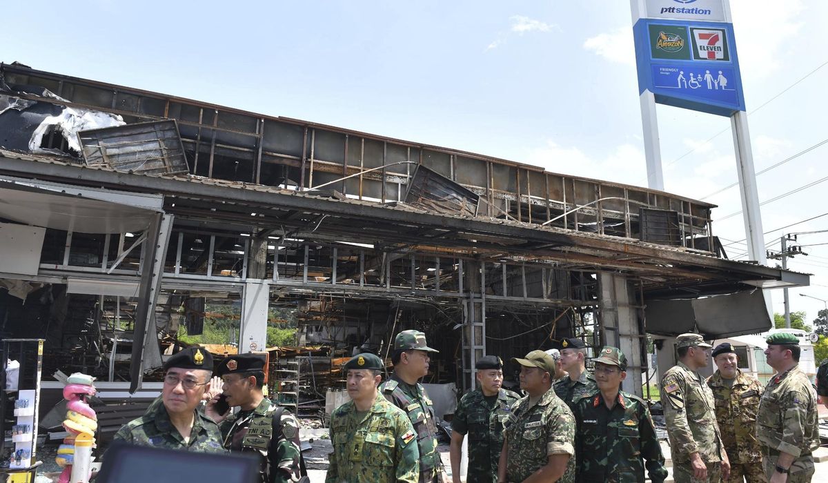 NextImg:Cambodian and Thai officials meet in Malaysia to iron out ceasefire details