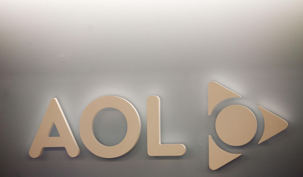 NextImg:AOL shuts down dial-up internet service