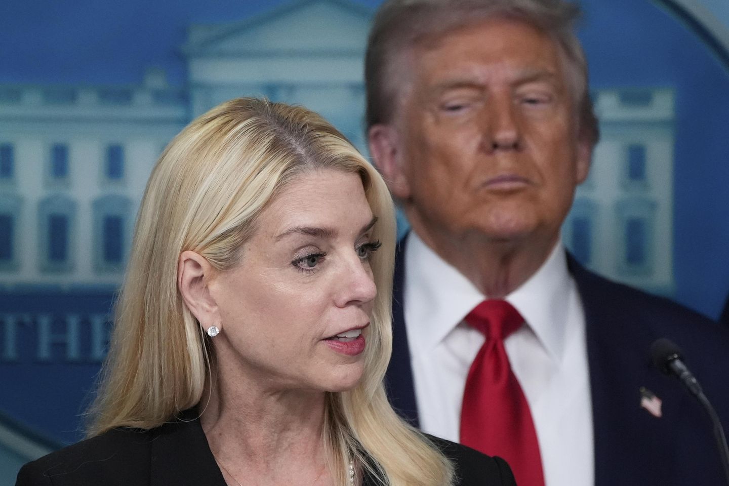 Trump publicly pressures AG Bondi to prosecute his political enemies
