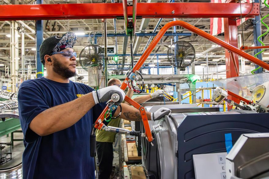 GE Appliances is creating 800 new jobs at its largest U.S. manufacturing site and global HQ. (Photo: GE Appliances, a Haier company)