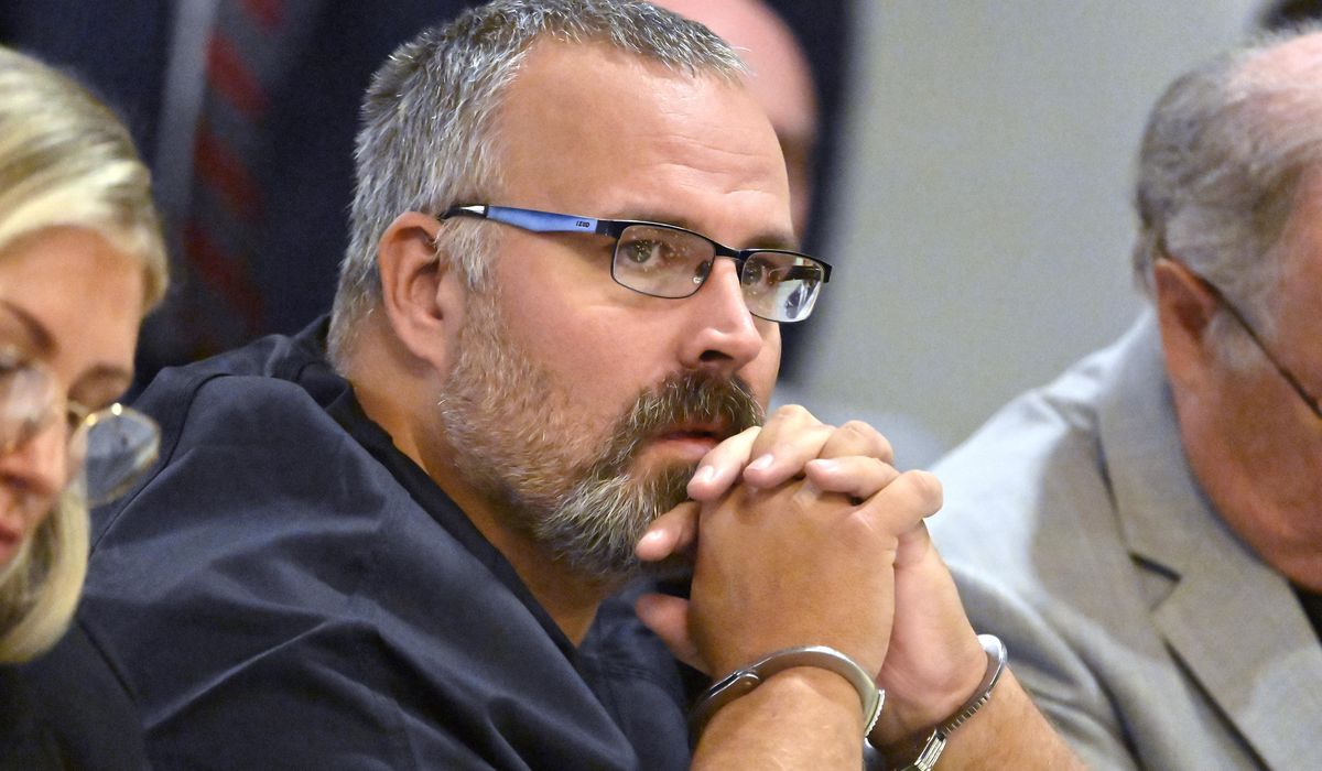 NextImg:Ex-Kentucky sheriff charged in judge’s killing battled jail staff days after shooting: court records