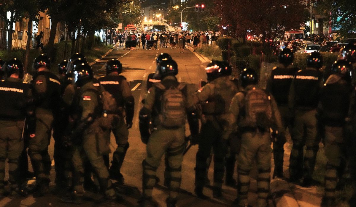 NextImg:More clashes and tensions at anti-government protests in Serbia as president pledges crackdown