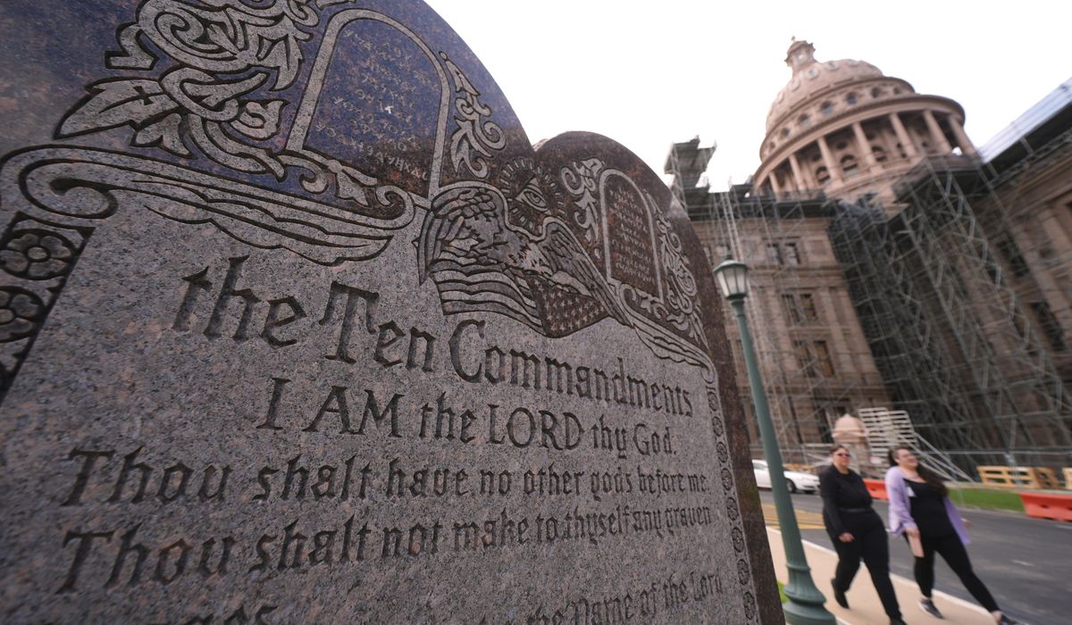 NextImg:Texas school districts can’t put the Ten Commandments in every classroom, judge says