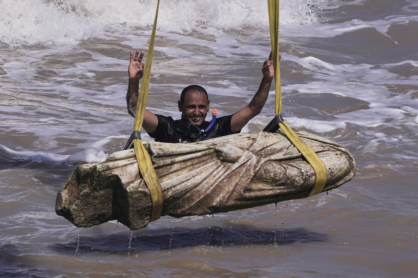 Egypt recovers ancient sunken artifacts