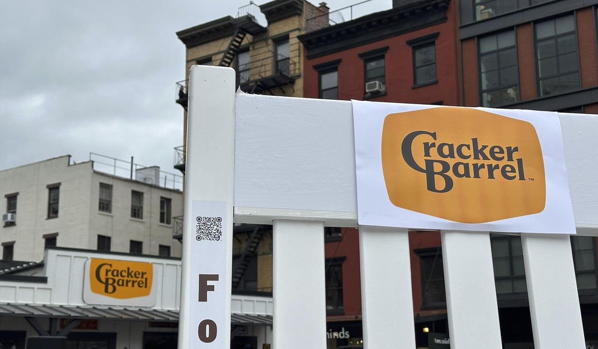 NextImg:Cracker Barrel says it ‘could’ve done a better job’ after backlash over reworked logo