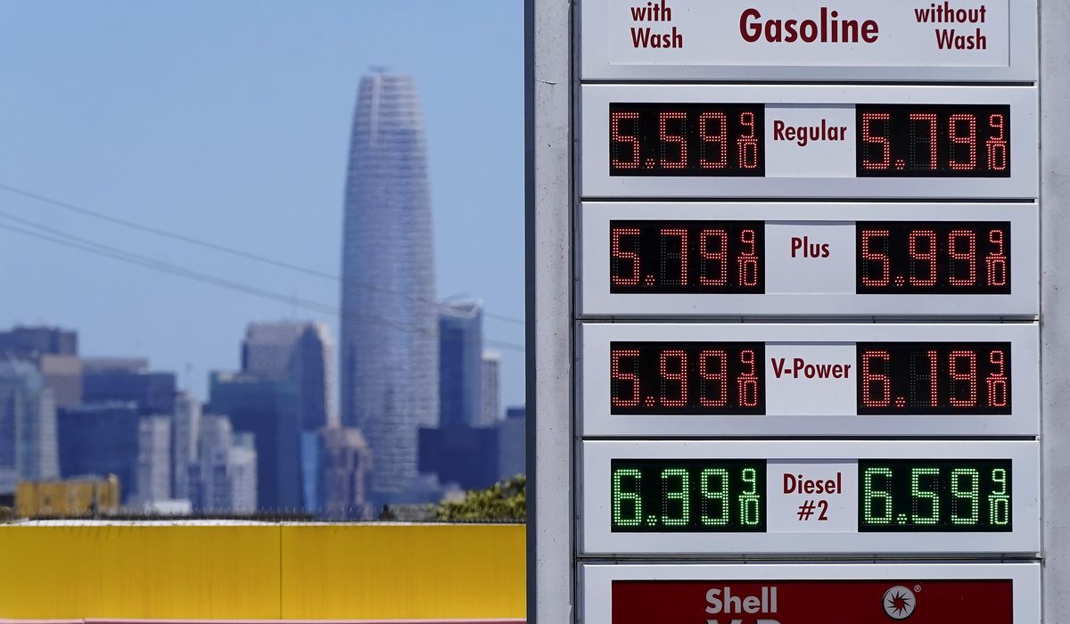 NextImg:California energy regulators pause efforts to penalize oil companies for high profits