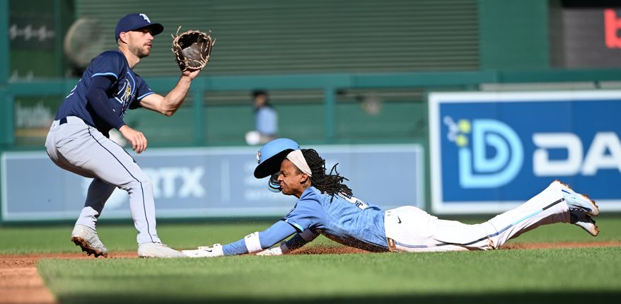 Washington Nationals shortstop C.J. Abrams (5) stealing second base during the third inning of an MLB game against the Tampa Bay Rays at Nationals Park in Washington D.C., August 30, 2025. (Photo by All-Pro Reels for Washington Times Sports)
