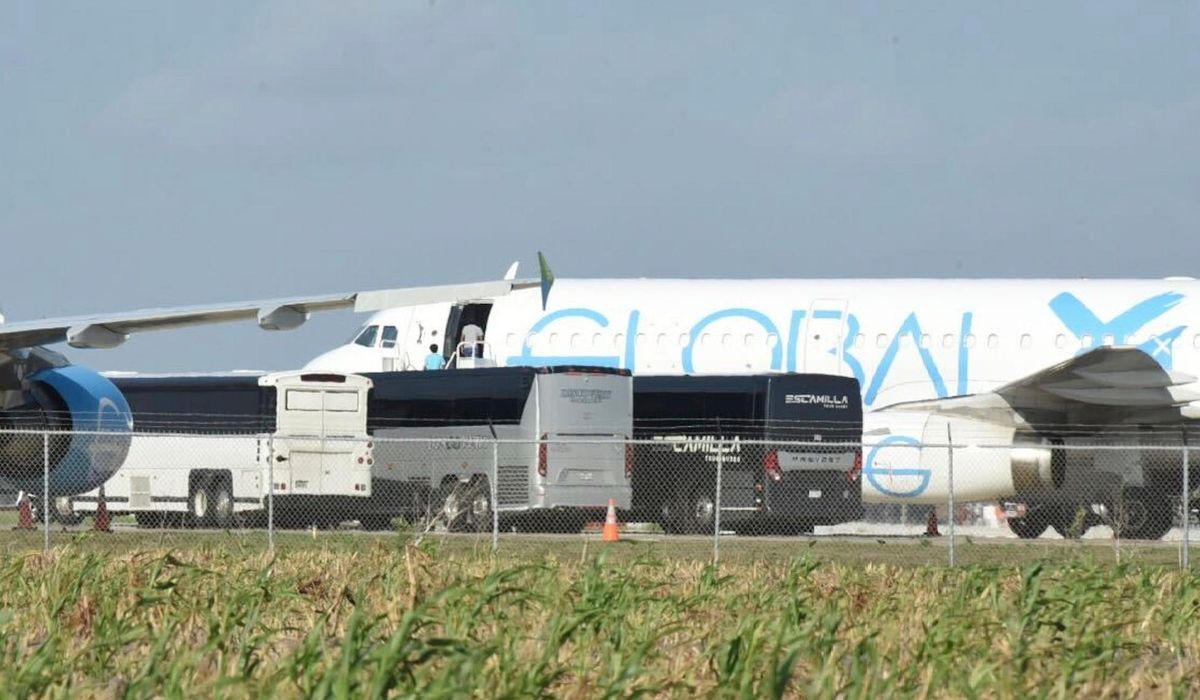 NextImg:Judge halts migrant children’s deportation just as planes were loading up