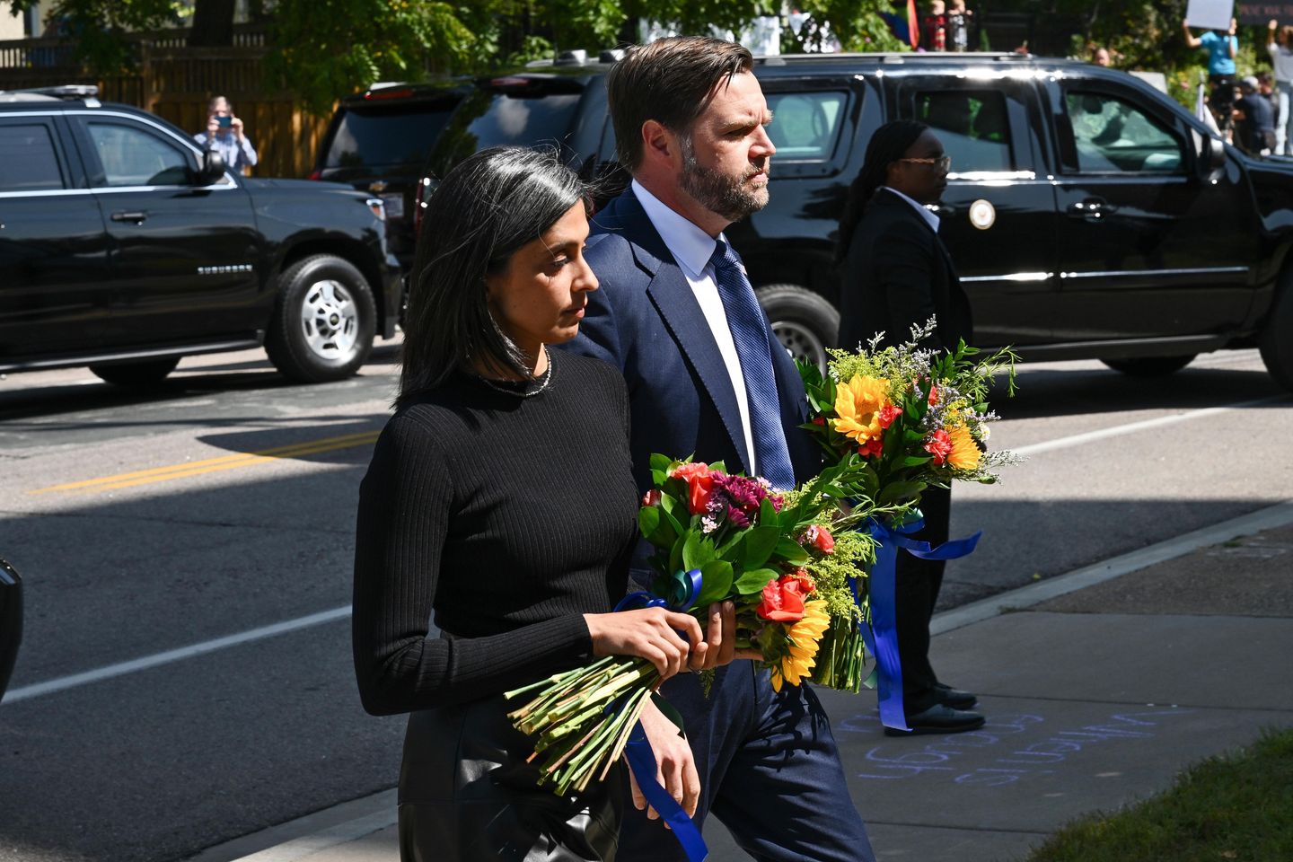VP Vance meets with families of schoolchildren after church shooting in Minneapolis