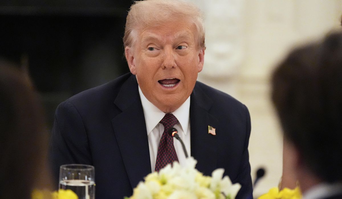 NextImg:Trump having dinner at a restaurant near the White House to promote his Washington crackdown