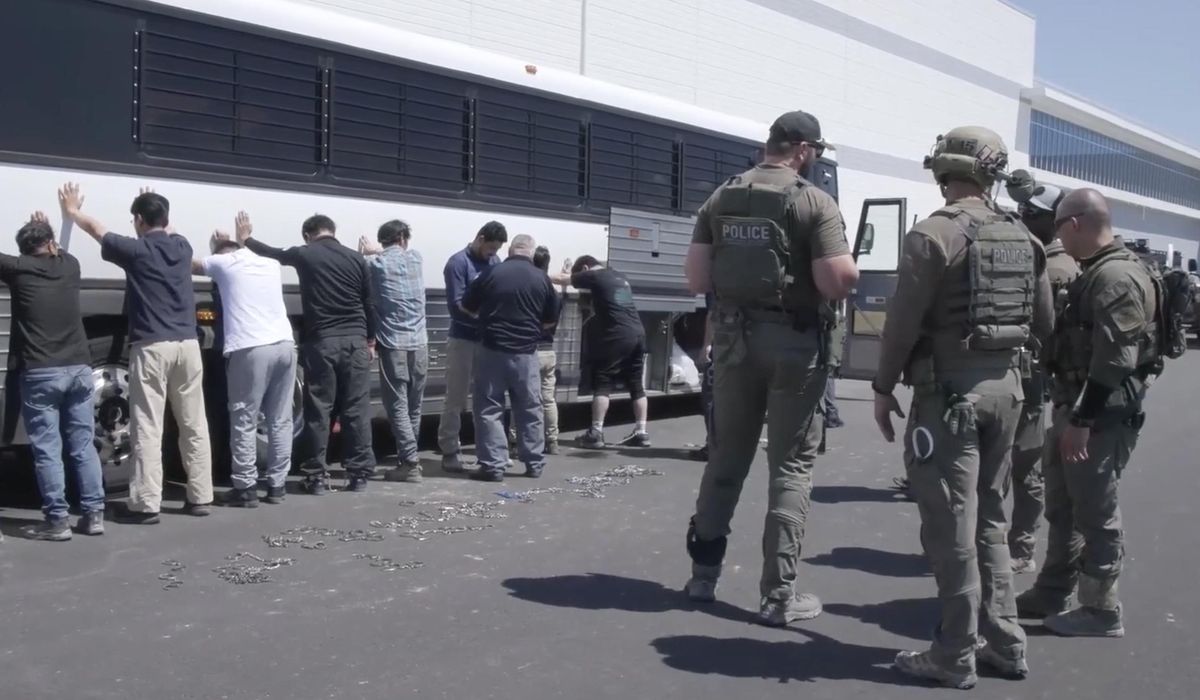 NextImg:South Korea to bring home 300 workers detained in massive Hyundai plant raid in Georgia