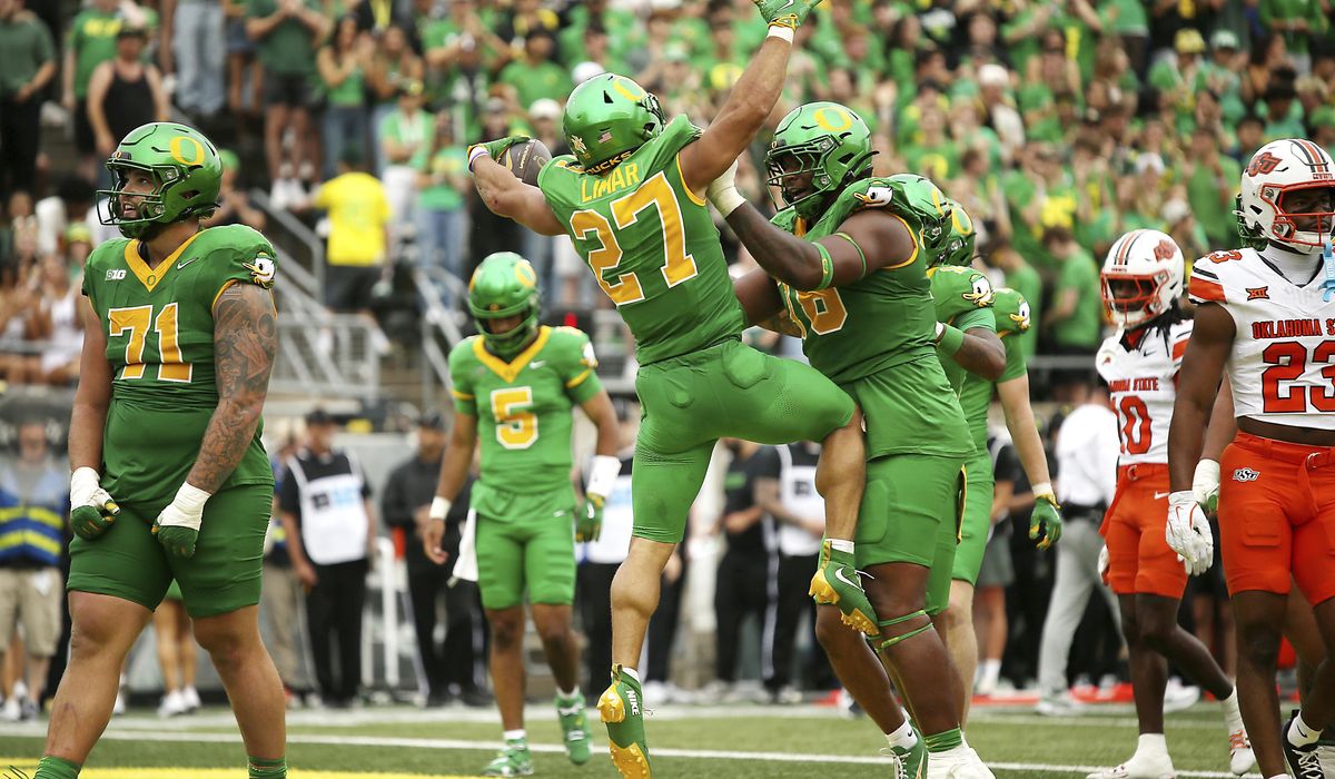 NextImg:Oregon jumps to No. 4 in Top 25 behind Ohio State, Penn State, LSU