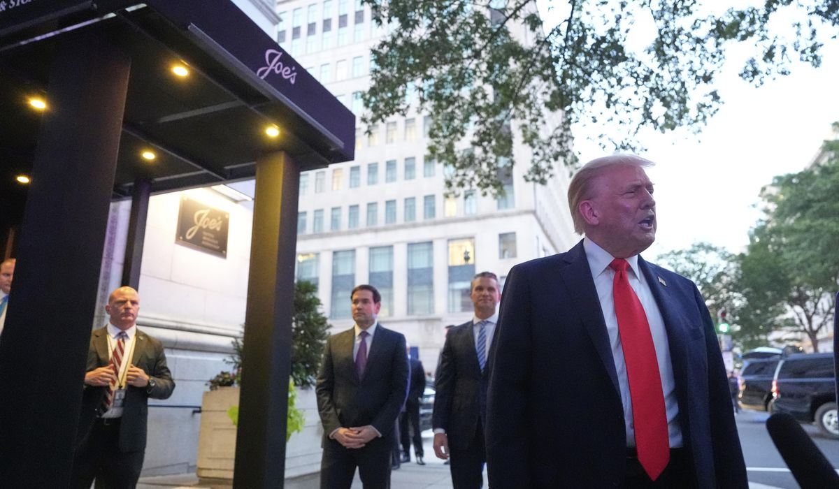 NextImg:Trump uses dinner in D.C. to underscore effectiveness of crime crackdown