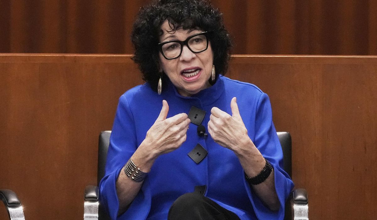 NextImg:Sotomayor urges better civic education so people know difference between presidents and kings