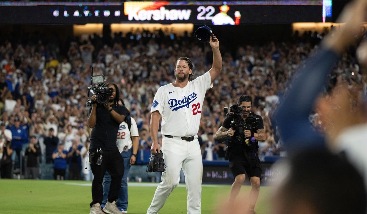 NextImg:Clayton Kershaw soaks in the applause in his last regular-season start at Dodger Stadium