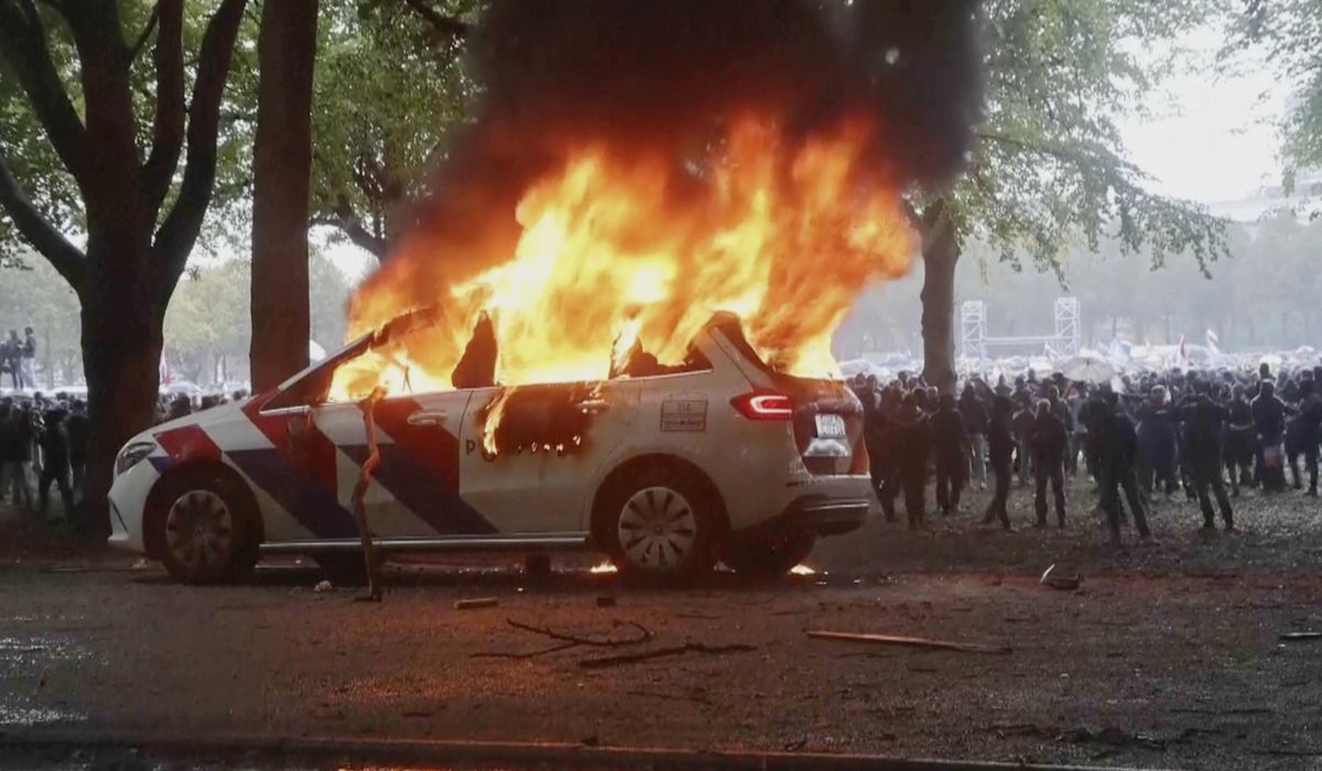 NextImg:Violence erupts at right-wing demonstration in the Netherlands ahead of election