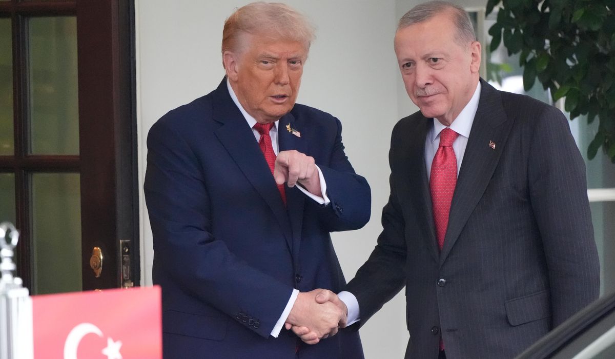 NextImg:Trump meets with Turkey’s Erdogan to talk fighter jets, ending wars