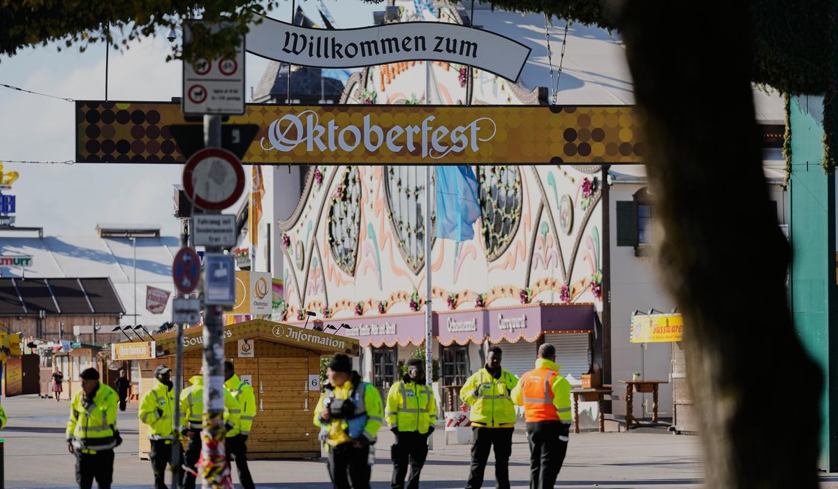 NextImg:Munich Oktoberfest fairgrounds closed after bomb threat and deadly explosion