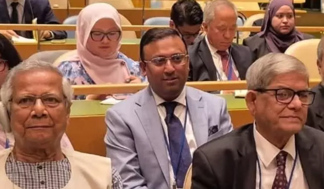 Secretary-General of the BNP, Mirza Alamgir (right); senior foreign policy advisor to BNP Chairman Tarique Rahman, Humaiun Kabir (center); and Chief Advisor of the Bangladesh Interim Government, Dr. Mohamed Yunus (left). (Image courtesy of the Interim Government of Bangladesh)