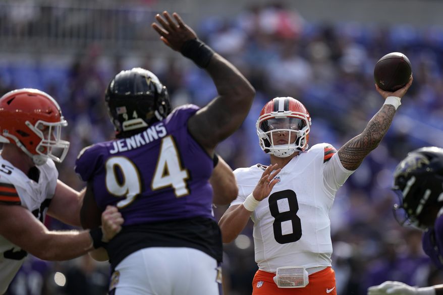 Cleveland Browns quarterback Dillon Gabriel passes for a touchdown against the Baltimore Ravens during the second half of an NFL football game, Sunday, Sept. 14, 2025, in Baltimore. (AP Photo/Stephanie Scarbrough)
