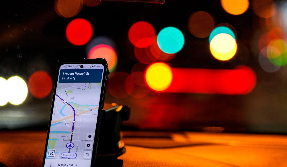NextImg:Newsom signs bill giving 800,000 Uber and Lyft drivers in California the right to unionize