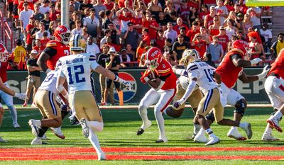 Maryland running back Nolan Ray (2) runs against Washington during the first half of an NCAA college football game, Saturday, Oct. 4, 2025, in College Park, Md. (All-Pro Reels)