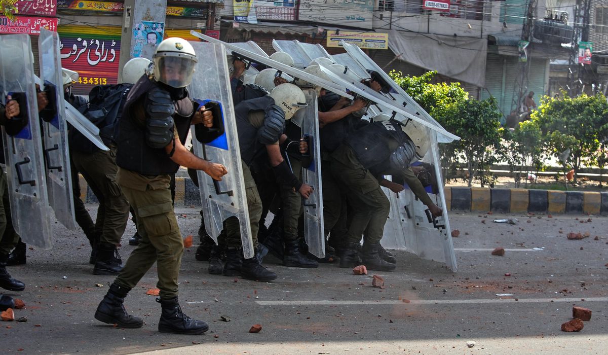 NextImg:Violence erupts in eastern Pakistan as Islamists try to march on capital for pro-Palestinian rally
