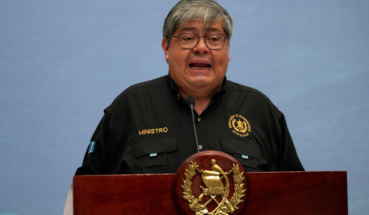 NextImg:Guatemala’s president accepts resignations of top security officials after gang escape