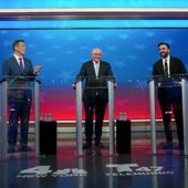 From left, Mayoral candidates, Independent candidate former New York Gov. Andrew Cuomo, Republican candidate Curtis Sliwa, and Democratic candidate Zohran Mamdani participate in a debate, Thursday, Oct. 16, 2025, in New York. (AP Photo/Angelina Katsanis, Pool)