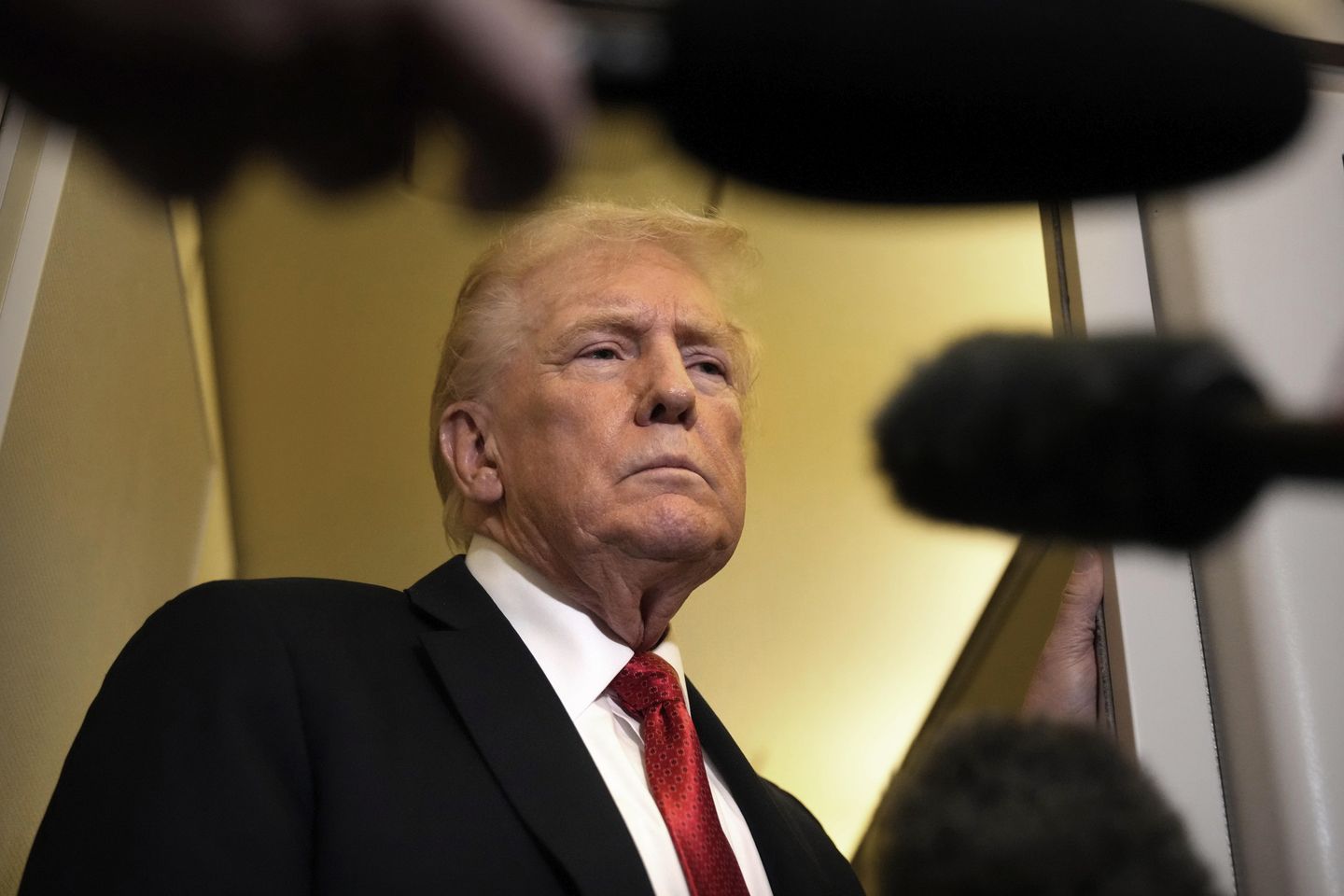 Trump says Mideast allies ready to handle Hamas if ceasefire resisted