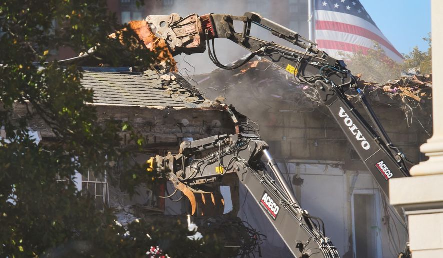Work continues on the demolition of a part of the East Wing of the White House, Tuesday, Oct. 21, 2025, in Washington, before construction of a new ballroom. (AP Photo/Jacquelyn Martin)