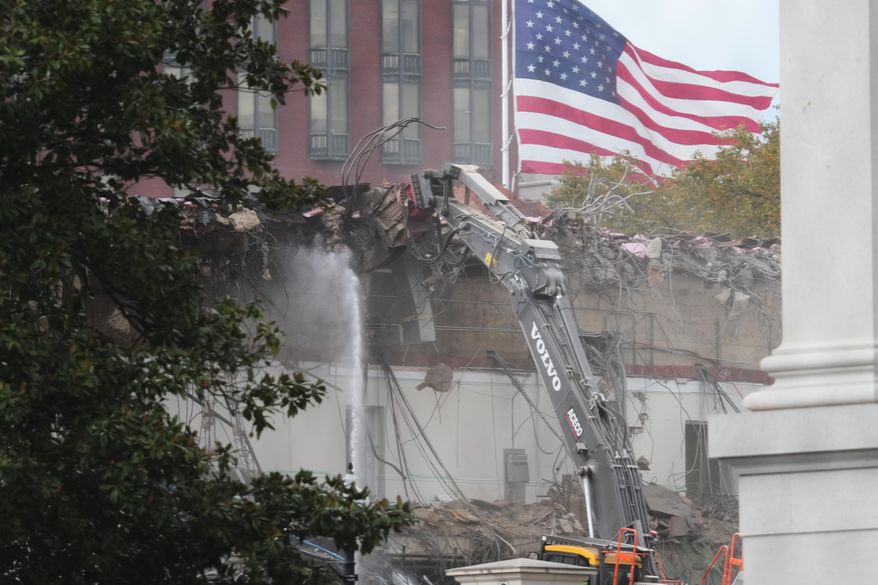 Demolition continues on the East Wing of the White House, Wednesday, Oct. 22, 2025, in Washington, before construction of a ballroom. (AP Photo/Jacquelyn Martin)