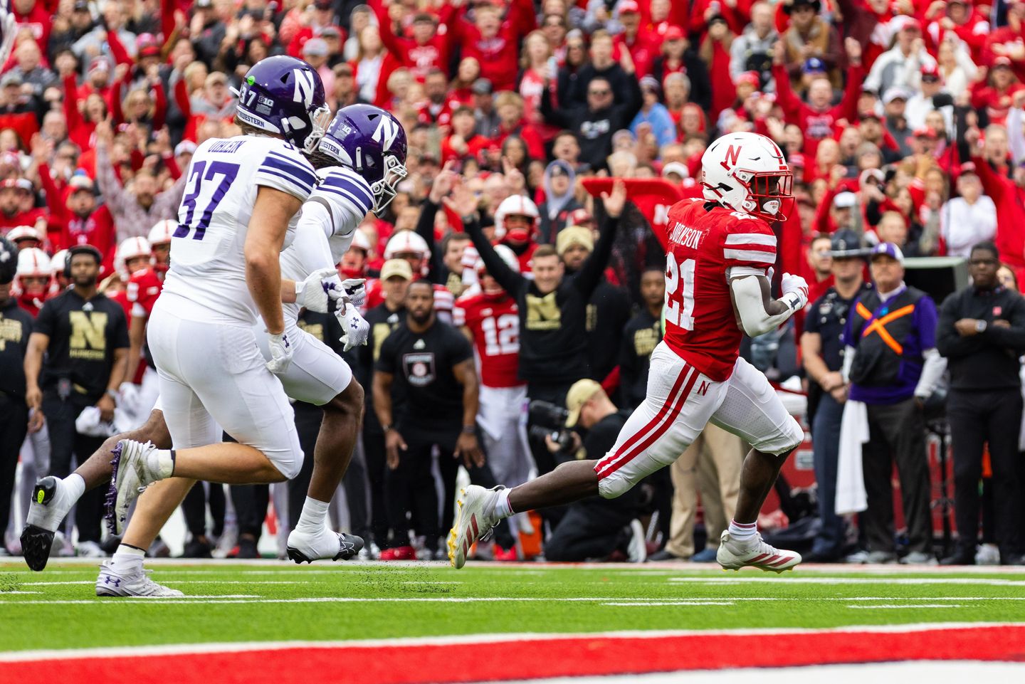 Nebraska grinds out winning touchdown drive after blowing lead, beats Northwestern 28-21 Nebraska grinds out winning touchdown drive after blowing lead, beats Northwestern 28-21