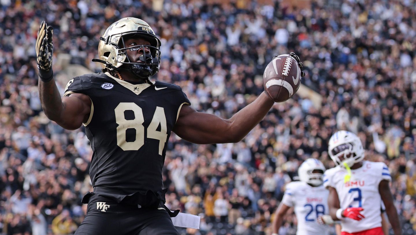 Calvert's 50-yard field on last play lifts Wake Forest past SMU 13-12 Calvert's 50-yard field on last play lifts Wake Forest past SMU 13-12