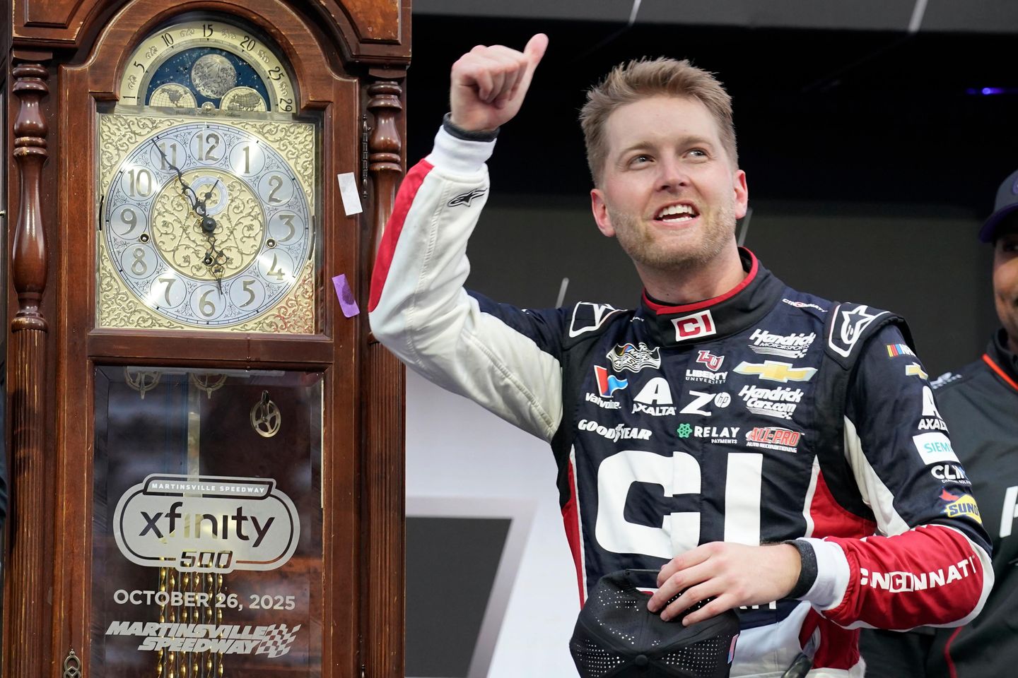 Byron outduels Blaney for victory at Martinsville, NASCAR Championship 4 berth Byron outduels Blaney for victory at Martinsville, NASCAR Championship 4 berth
