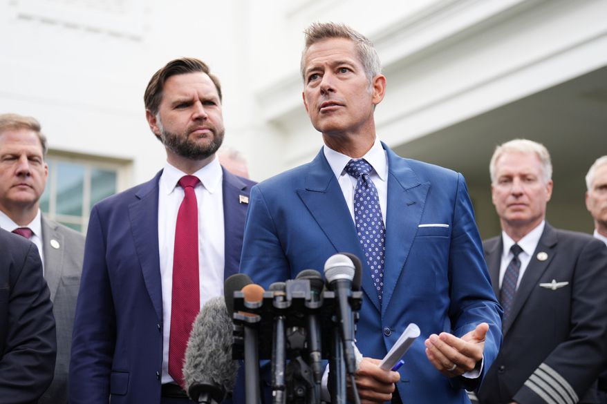 Transportation Secretary Sean Duffy, from right, speaks alongside Vice President JD Vance and Chris Sununu, president & CEO of Airlines for America, about the impact of the government shutdown on the aviation industry, outside of the West Wing of the White House, Thursday, Oct. 30, 2025, in Washington. (AP Photo/Jacquelyn Martin)