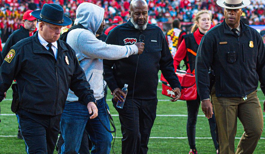 Maryland coach Mike Locksley walks off the field during an NCAA football game against Indiana, Saturday, Nov. 1, 2025, in College Park, Md. (All-Pro Reels)