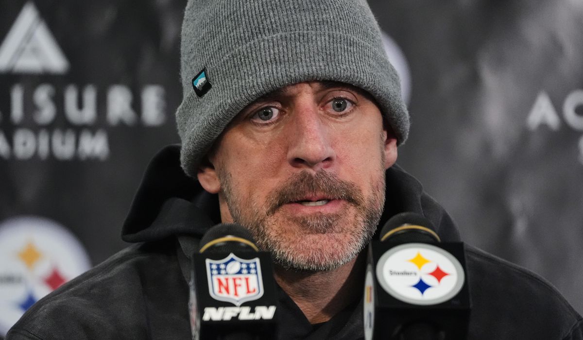 Aaron Rodgers Denounces Obsession With His Wife