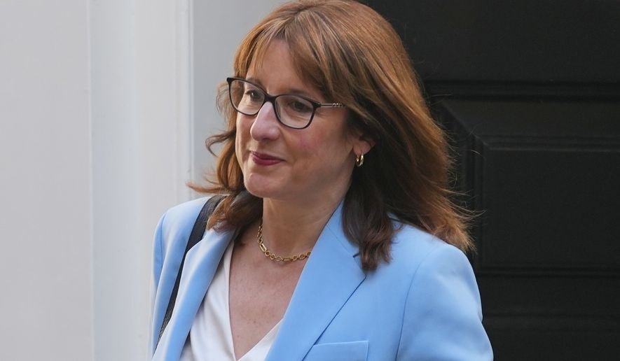 Britain's Chancellor of the Exchequer Rachel Reeves leaves 11 Downing Street to attend the weekly session of Prime Minister's Questions in parliament in London, Wednesday, April 29, 2026. (AP Photo/Kirsty Wigglesworth)