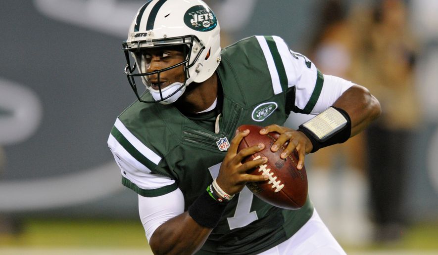 FILE - New York Jets quarterback Geno Smith (7) looks to pass during the second half of an NFL preseason football game against the New York Giants, Saturday, Aug. 27, 2016, in East Rutherford, N.J. (AP Photo/Bill Kostroun, File)