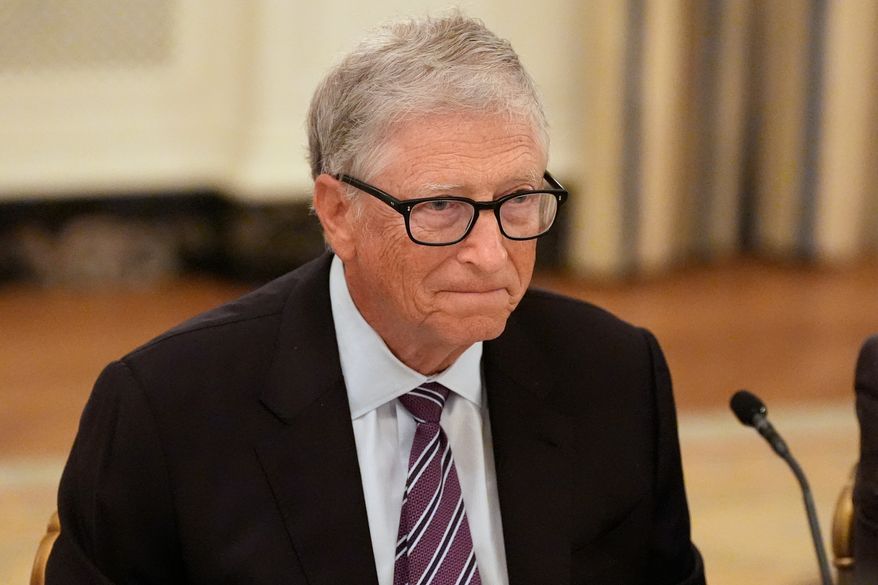 Microsoft's Bill Gates attends a dinner with President Donald Trump in the State Dining Room of the White House, Sept. 4, 2025, in Washington. (AP Photo/Alex Brandon, File)