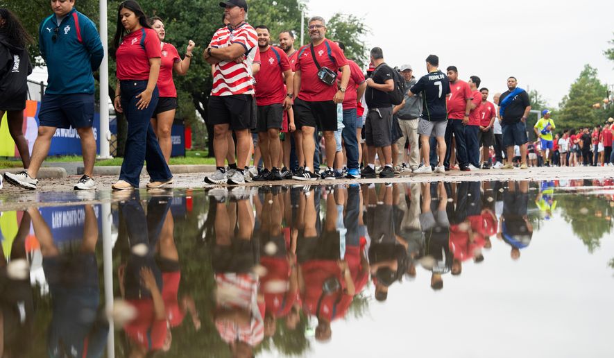 Fans wait in line to enter Houston Stadium before a FIFA World Cup between Portugal and DR Congo in Houston, Wednesday, June 17, 2026. (Jason Fochtman/Houston Chronicle via AP)