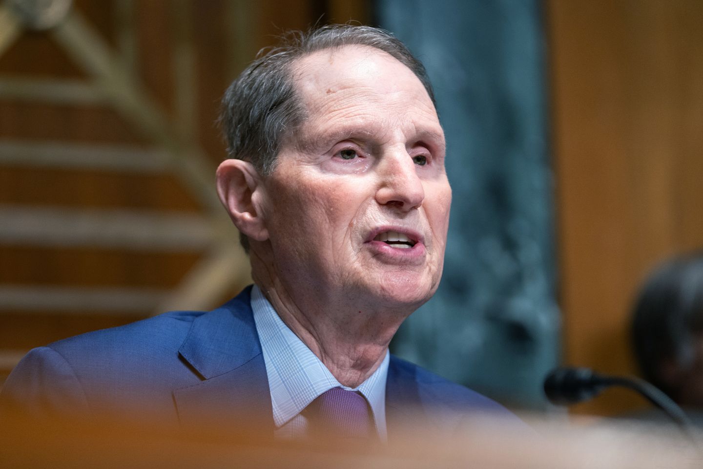 U.S. senator warns of administration plan to hastily remove over 500 unaccompanied migrant children
