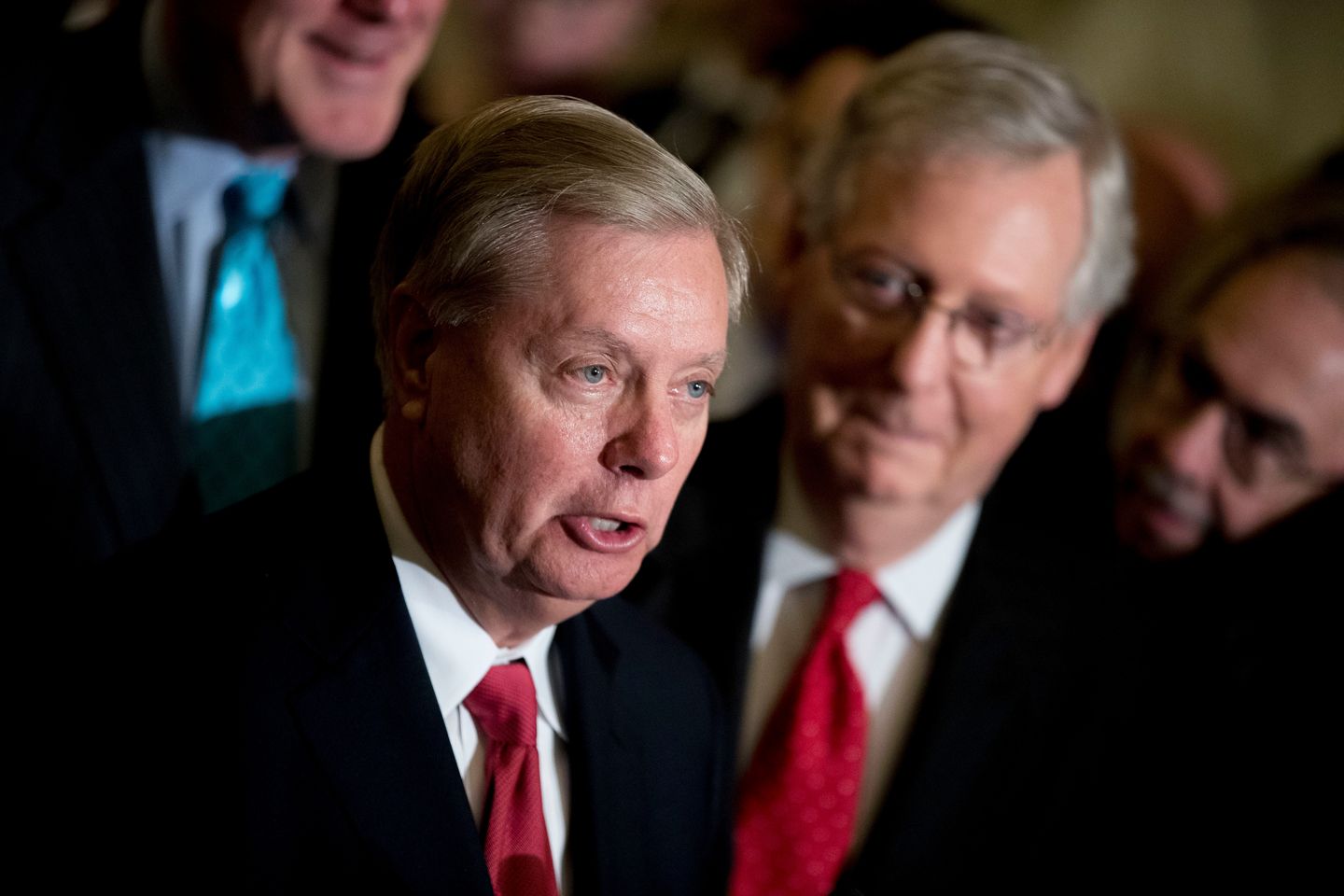 Tributes flood in after sudden death of Sen. Lindsey Graham