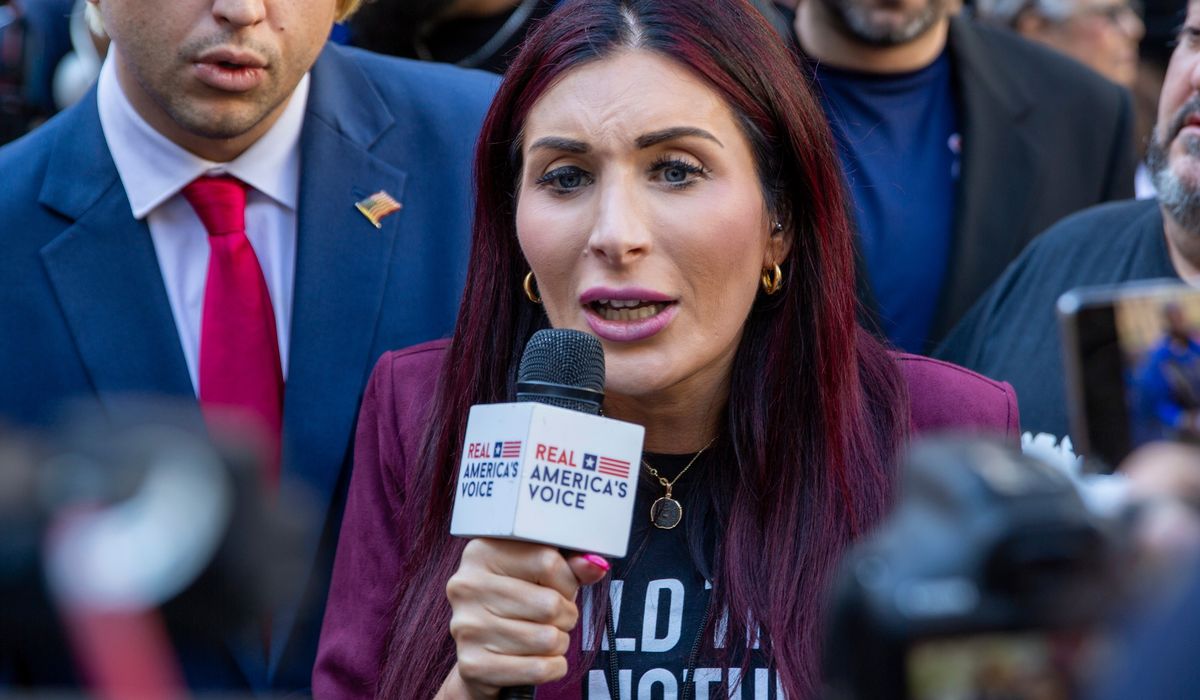 Photo: Washingtontimes Laura Loomer meets with Zelenskyy in Ukraine after major reversal on the war