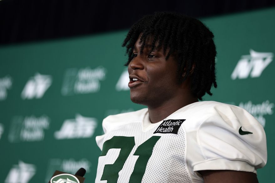New York Jets' David Bailey speaks to the media during an NFL football training camp Saturday, Aug. 1, 2026, in Florham Park, N.J. (AP Photo/Adam Hunger)