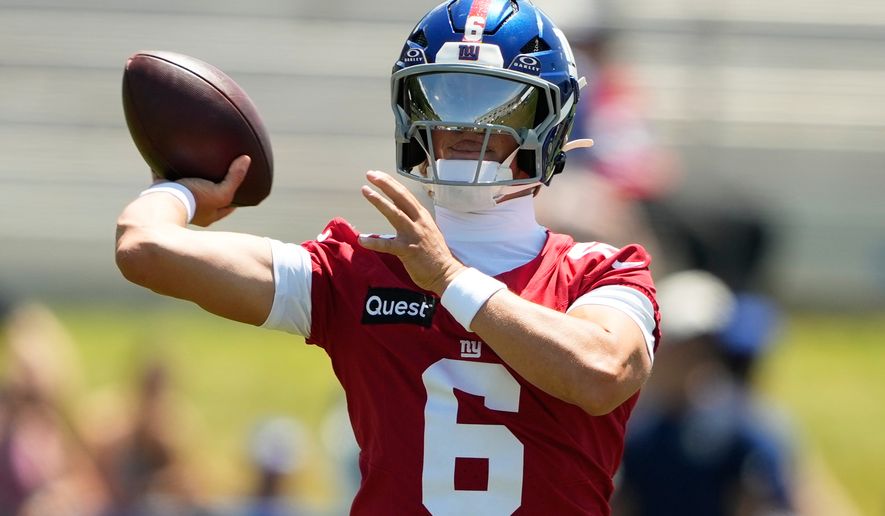 New York Giants quarterback Jaxson Dart practices during an NFL football training camp, Friday, July 31, 2026, in White Sulphur Springs, W.Va. (AP Photo/Chris Carlson)