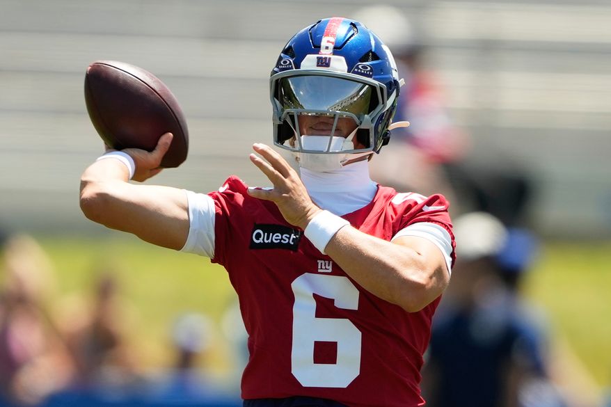 New York Giants quarterback Jaxson Dart practices during an NFL football training camp, Friday, July 31, 2026, in White Sulphur Springs, W.Va. (AP Photo/Chris Carlson)