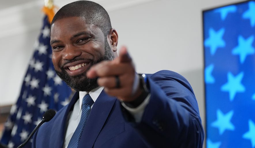 Florida Republican congressman and gubernatorial candidate Byron Donalds addresses members of the Hispanic Police Officers Association in Doral, Fla., after receiving the group's endorsement, Thursday, Aug. 6, 2026, (AP Photo/Rebecca Blackwell)