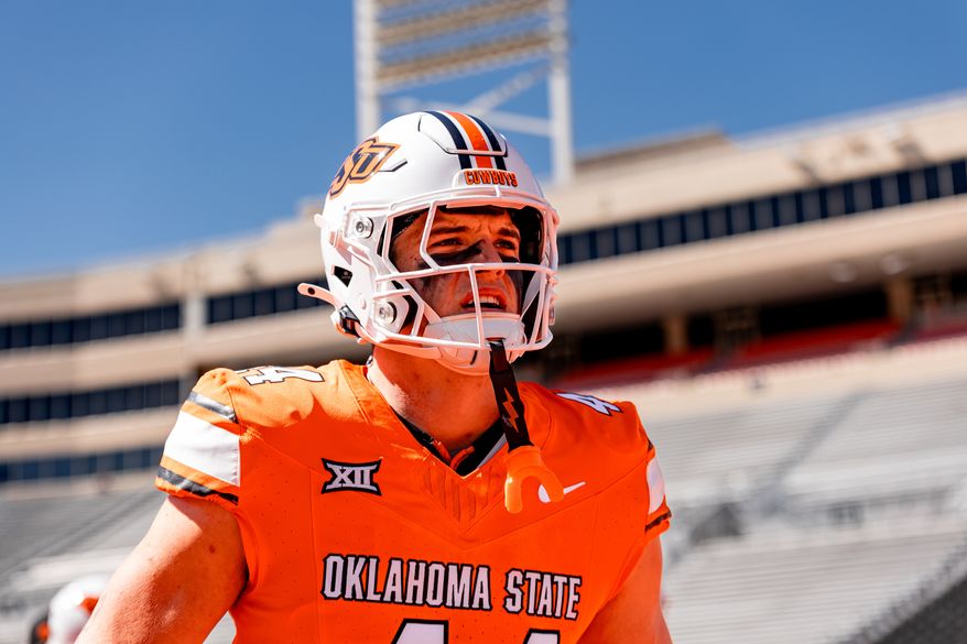 This photo provided by Oklahoma State University Athletics shows Oklahoma State tight end Carson Kolb during the team's spring NCAA college football practice, April 18, 2026, in Stillwater, Okla. (Cole Gueldenzoph/Oklahoma State University Athletics via AP)